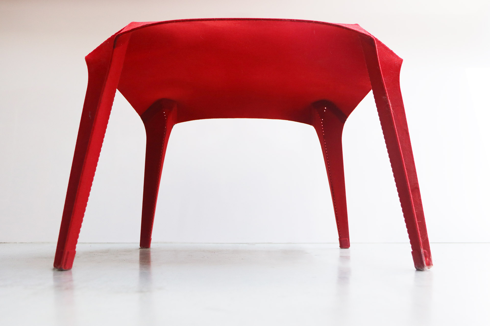 nom table prototype Gilli Kuchik & Ran Amitai